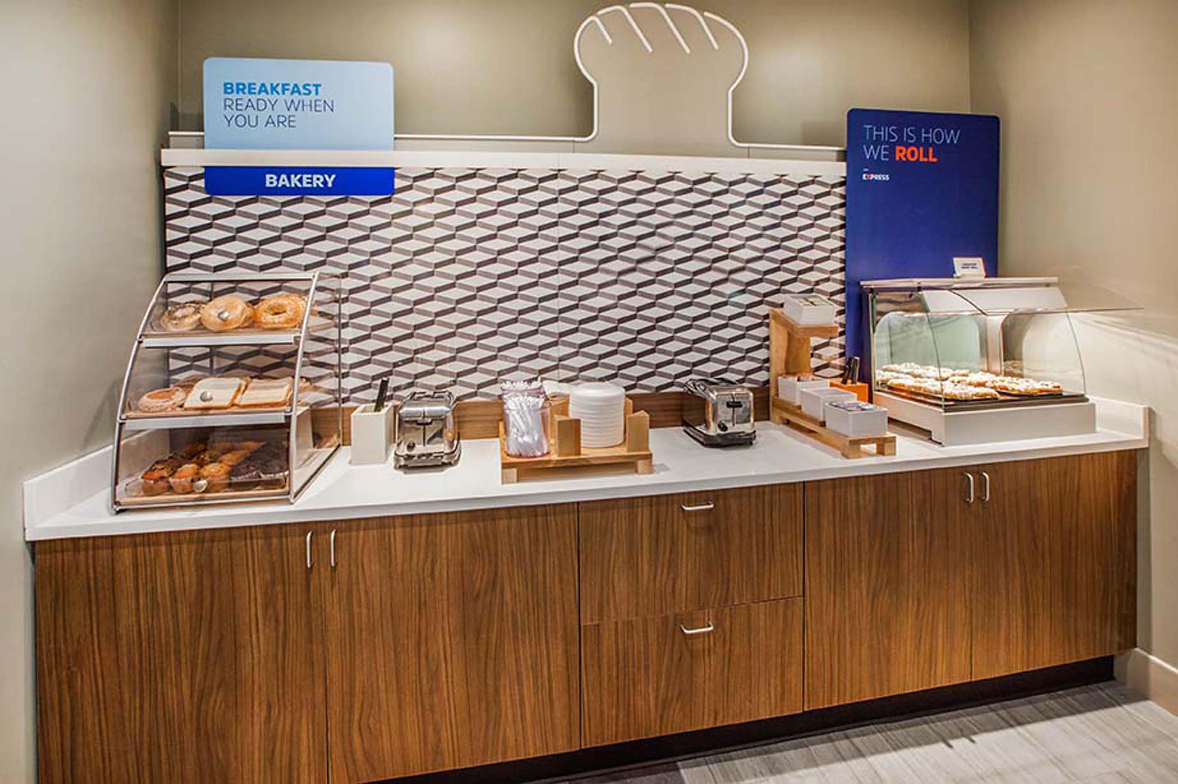 Holiday Inn Express Edgewood-Aberdeen-Bel Air Zewnętrze zdjęcie