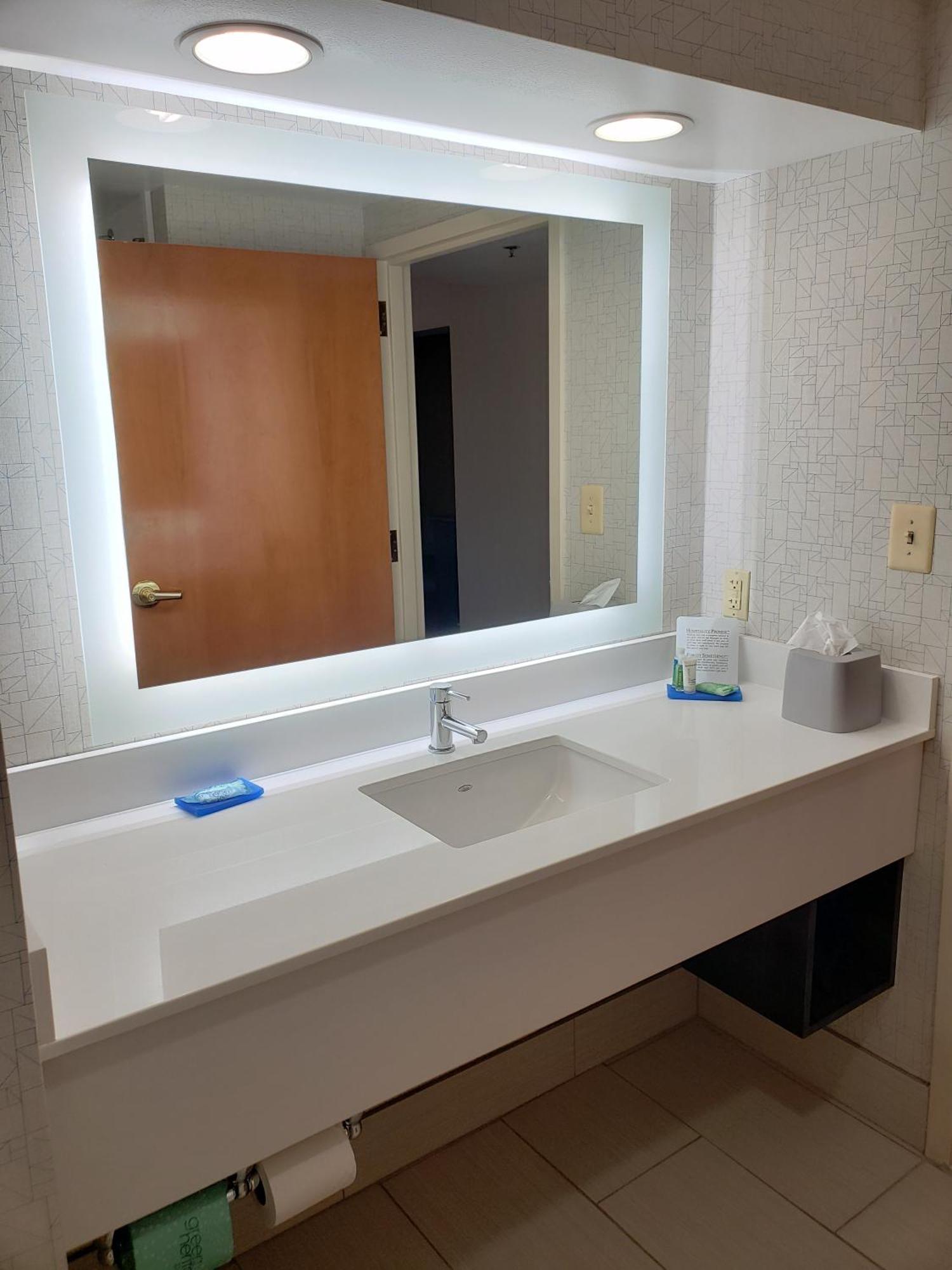 Holiday Inn Express Edgewood-Aberdeen-Bel Air Zewnętrze zdjęcie
